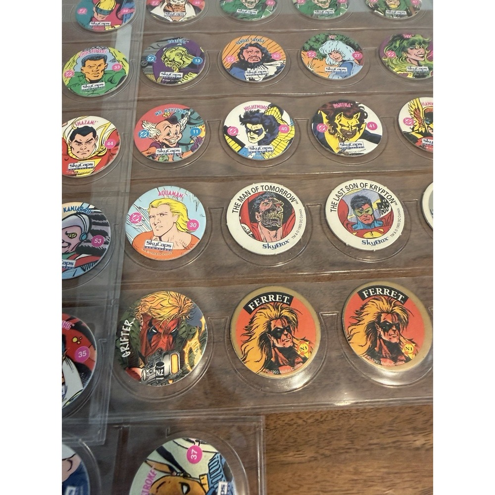 Lot of 59 Pogs DC Comics SkyCaps SkyBox from 1993 Superman Clark Kent Aquaman - Picture 10 of 11